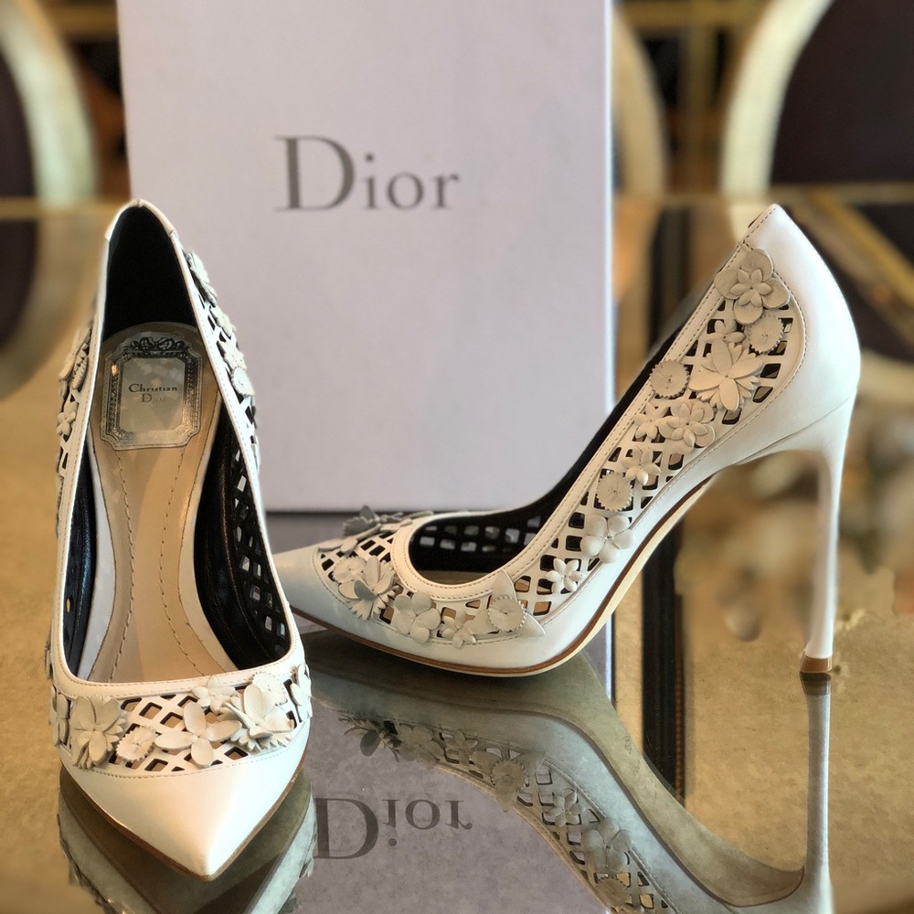 ‼️SOLD‼️CHRISTIAN DIOR FLORE LASER CUT PUMPS - Picture 4 of 7
